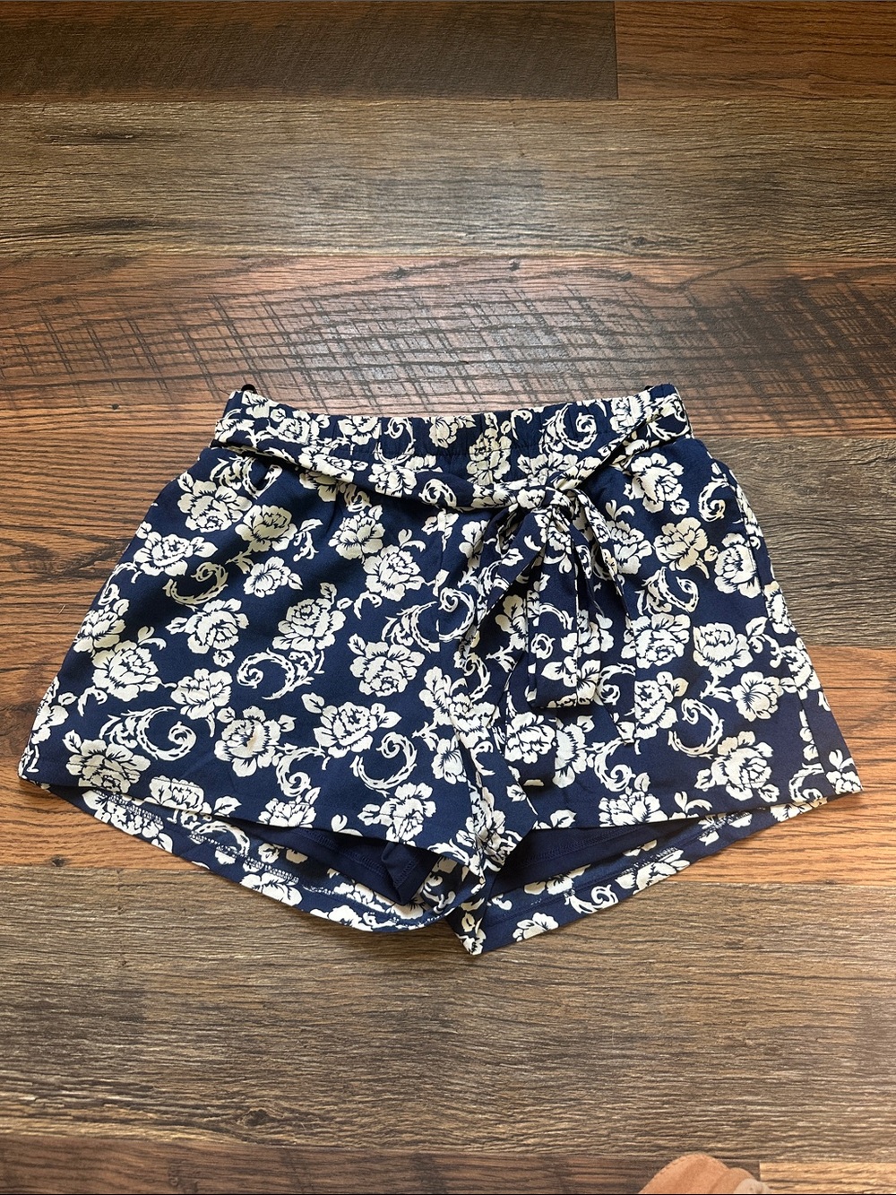 mine Navy and Cream Floral Tie-Waist High-Rise Shorts